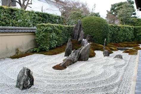 日式庭院石頭|【日本庭園】體驗侘寂美學!「枯山水」的魅力與欣賞。